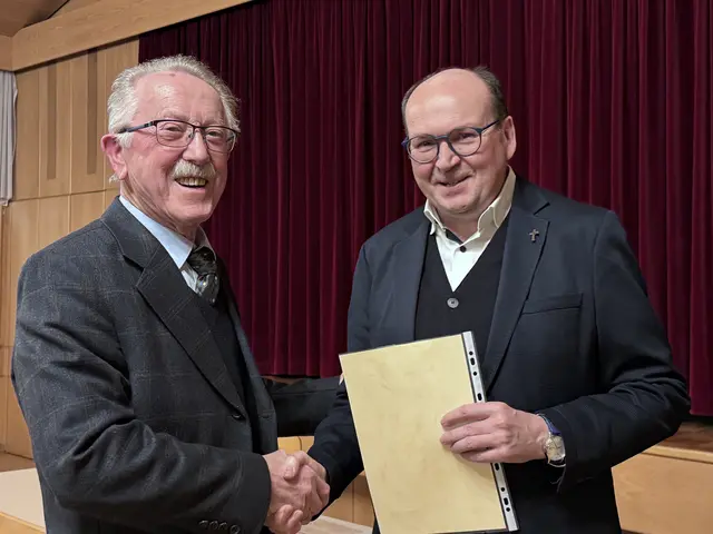 Ehrung an Dietmar Frank für 67 Jahre als Lektor | Foto: Ruth Zieres