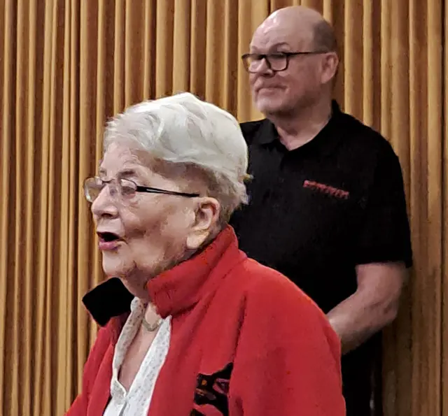 

    Karin Vogel bei ihrer letzten Filmansage, Dieter Lebert

 | Foto: Arbeiterwohlfahrt Kreisverband