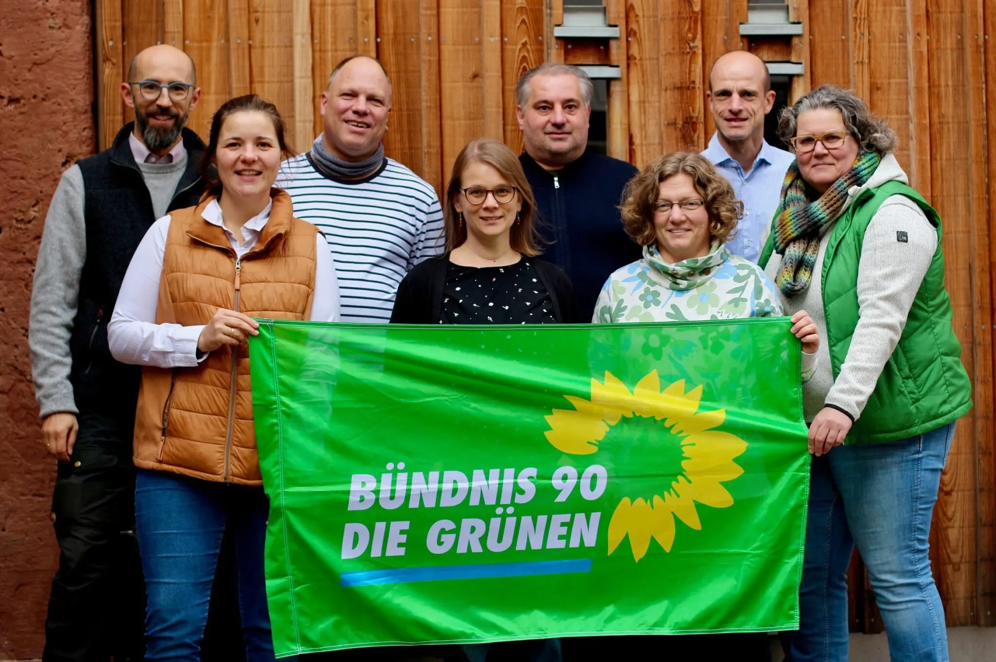 Der-Ortsverband-B-ndnis-90-DIE-GR-NEN-M-mlingen-feiert-einj-hriges-Jubil-um-am-9-2-26-ab-18-Uhr-vor-dem-Rathaus-mit-Gl-hwein-und-hei-em-Apfelsaft