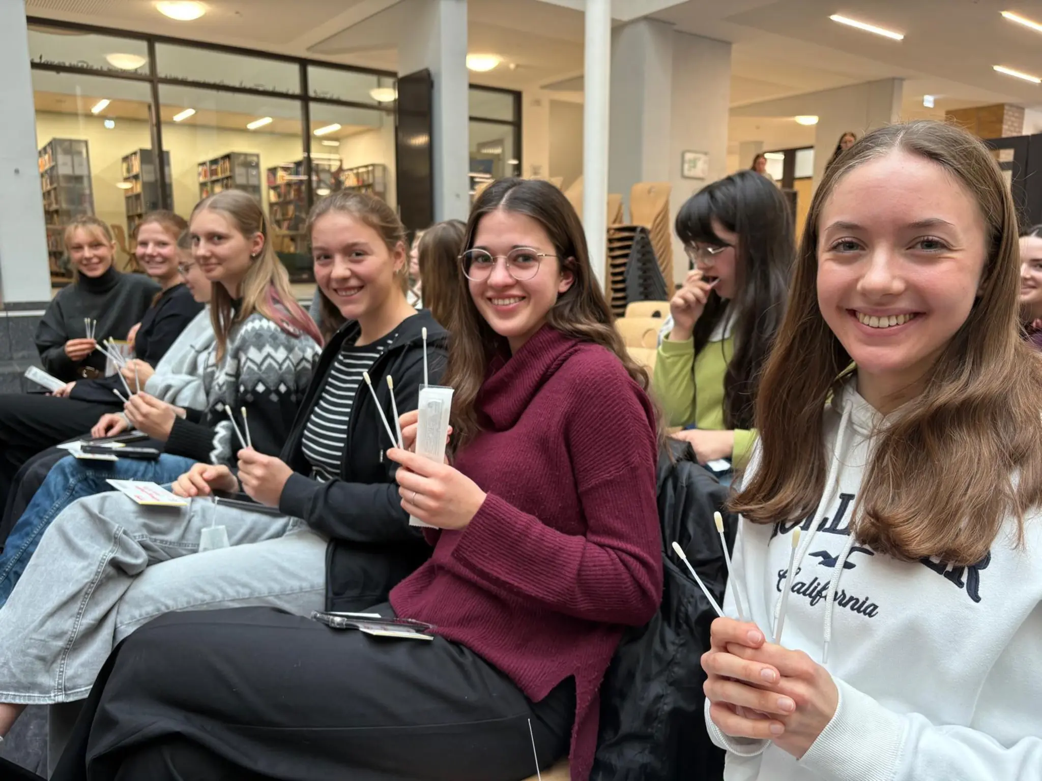 Erfolgreiche-DKMS-Registrierungsaktion-am-JBG-Miltenberg