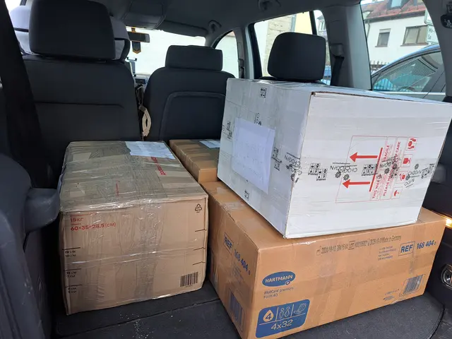 Einige der Pakete, die auf Reise in die Ukraine gehen | Foto: Bilder von KRYLA zur Verfügung gestellt