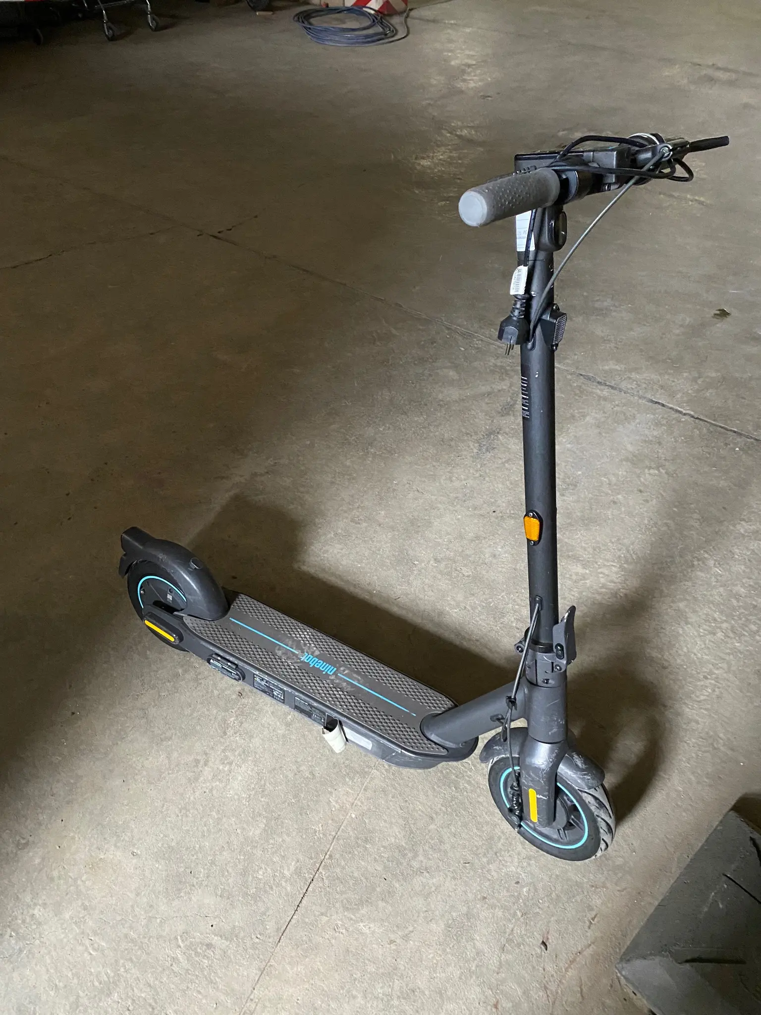 Bad-Mergentheim-Gr-nsfeld-Besitzer-von-Diebesgut-gesucht-Geldbeutel-aus-Fahrzeug-entwendet