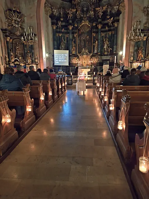Kirche im Kerzenlicht, Taizé-Gebet in Mönchberg