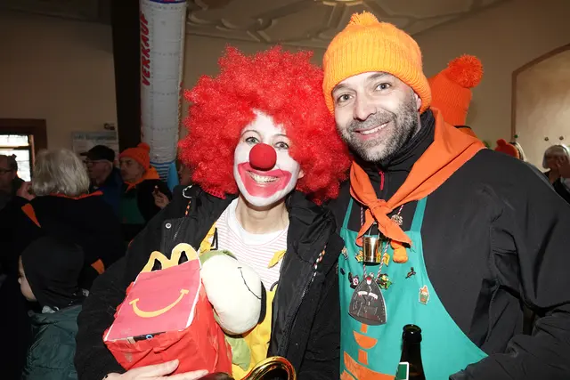 Fasching allerorten mit Frohsinn und Farben-Vielfalt