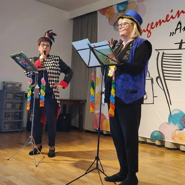 Die Schallmauer“, vorgetragen von Elvi  Hofmann und Annette Wolz | Foto: Elvi Hofmann