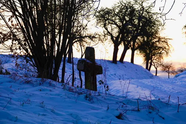 In zahlreichen Gemeinden, Kommunen und Städten begann der Morgen mit dem traditionellen Aschenkreuz, das an Vergänglichkeit und Neubeginn erinnert. Doch ebenso prägend waren die weltlichen Rituale, die sich über Generationen gehalten haben. 