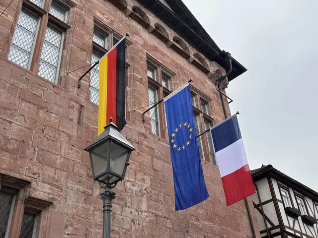 Das Alte Rathaus ganz im Zeichen der deutsch-französischen Freundschaft | Foto: Brigitte Hartung-Bretz