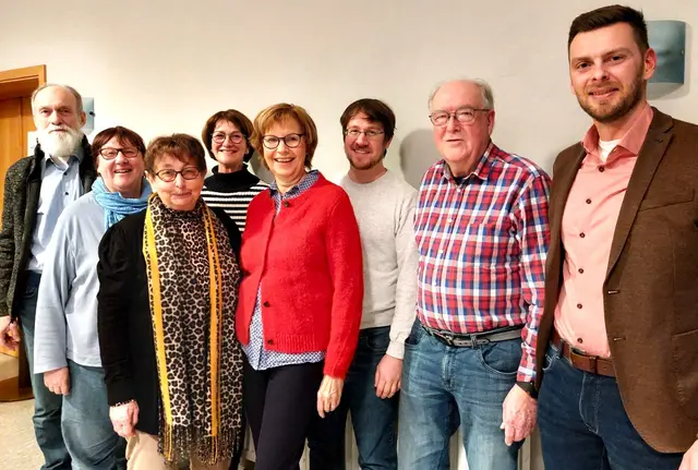 Foto: Foto: Anja Hom / Foto von links: Konrad Schöpf, Marina Blank, Sibylla Kunz, Karola Gerlach, Petra Rauch, Tilman Schäfer, Reinhold Hans, Bürgermeister Ralf Sendelbach