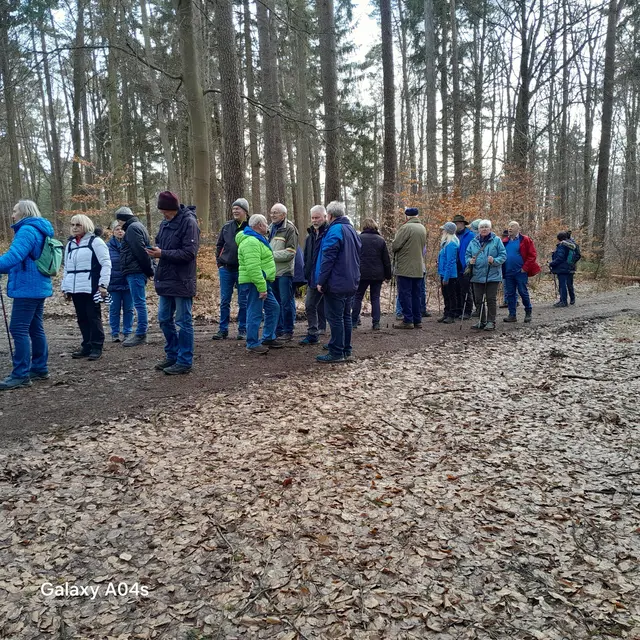 Unterwegs warten auf den Rest der Truppe





 | Foto: Ferdinand Lang