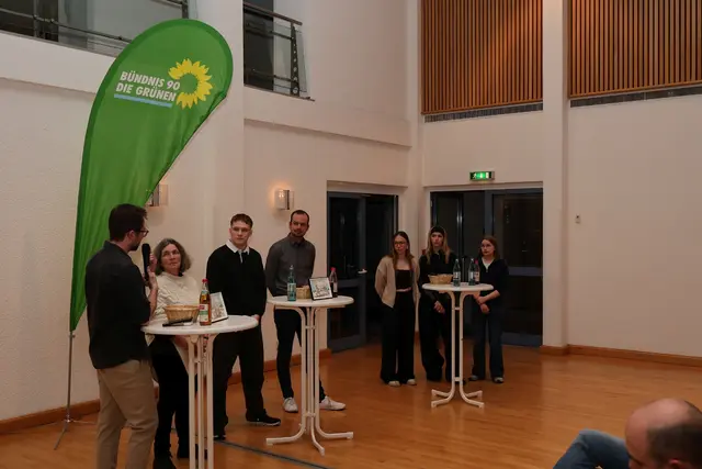 Wehrplicht oder Gesellschaftsjahr - spannende Diskussion im Elsenfelder Bürgerzentrum | Foto: Werner Billmaier