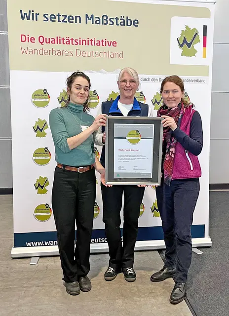 Daria Regozini (Dt. Wanderverband), Andrea Waßmer (TV e.V. RÄUBERLAND), Liane Jordan (Dt. Wanderverband). | Foto: @Eva Maria Bloier