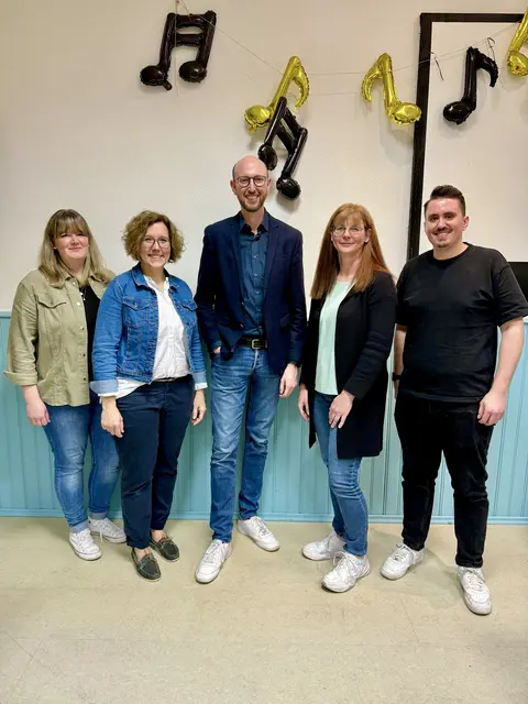 Der Vereinsvorstand: Schriftführerin Lena Hennesthal, stellvertretende Vorsitzende Musikkapelle Svenja Vill, 1. Vorsitzender Benjamin Bohlender, stellvertretende Vorsitzende Chor Nicole Hahn und Kassier David Fengler.