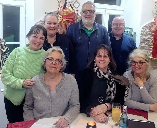 Sie setzen sich für eine bessere Pflege im Landkreis ein: (hinten v.l.) Christine Klein, Jutta Schlowak, Michael Wildemann, Marcus Schuck, (vorne v.l.) Sabine Zuber, Anja Kirchschlager und Elke Ball. Auf dem Foto fehlen Prinzessin Stephanie zu Löwenstein und Sabrina Back. | Foto: Foto: KAB sozial &amp; gerecht
