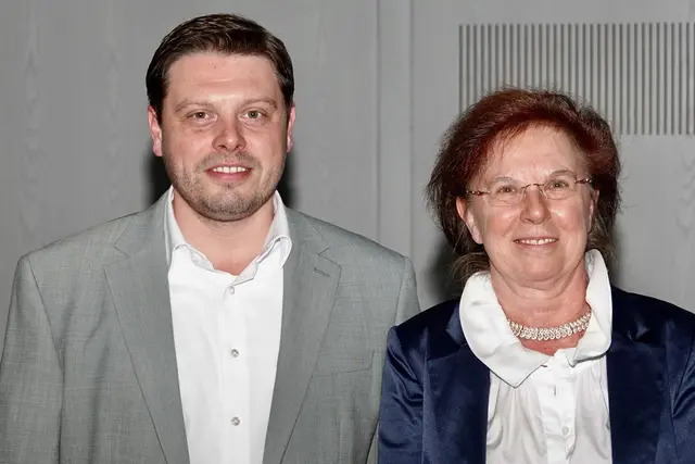 Strahlender neuer Landrat: Björn Bartels | Foto: Roland Schönmüller