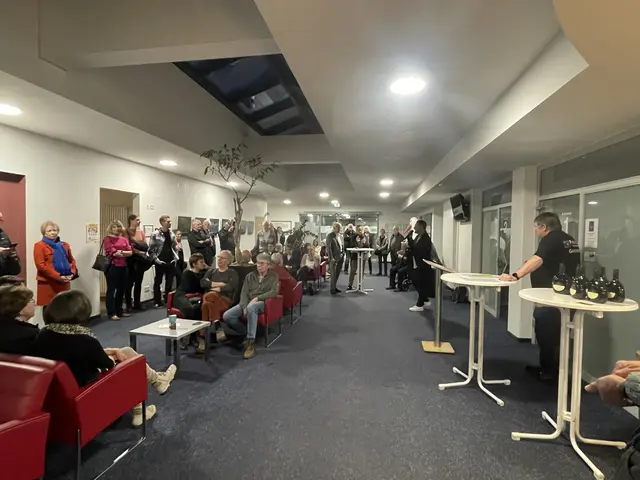 Imposante Vernissage in der Helios Klinik in Erlenbach am Main mit mehr als 100 Gästen - weitere Bilder folgen!
