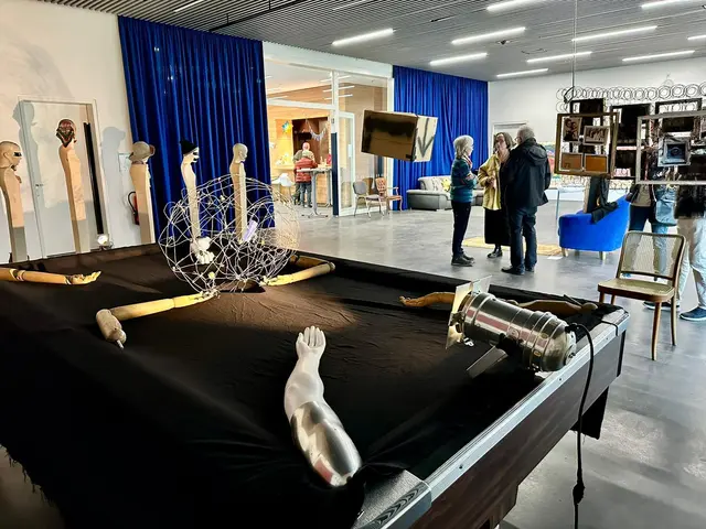 Kunst-Wochenende "Die Würde des Menschen ...", Teil der Ausstellung | Foto: Birgit Kügler