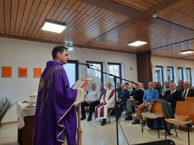 Pater Kamil Pawlak OFMConv vom Franziskaner-Konvent aus Walldürn hatte die geistige Leitung bei diesem Männertag. Mit drei Impulsen und der Feier der Heiligen Messe vertiefte er das Kernthema des Einkehrtages.

 | Foto: Achim Dörr