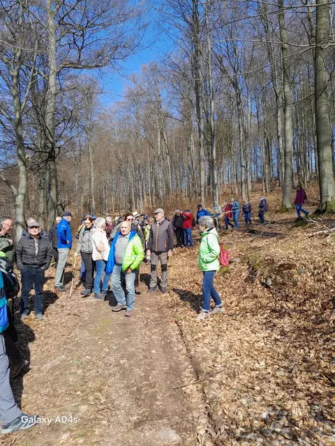 Auf dem Weg mit dem roten Querbalken | Foto: Ferdinand Lang