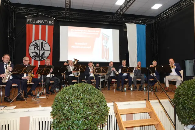 Musikalisch wurde mit dem Frankenlied, der Bayernhymne und – nicht zu vergessen – dem Deutschlandlied ein Dreiklang geboten, der für Gänsehaut und feuchte Augen sorgte. 