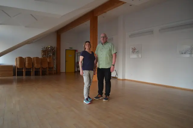 Der Turnverein Miltenberg bietet jetzt auch Reha-Sport: Übungsleiterin Petra Setz und Schatzmeister Horst Rosenberger haben den Start der Kurse für Menschen mit Beeinträchtigungen vorbereitet.  | Foto: Foto: Georg Kümmel