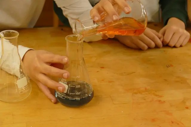 Wenn Farben sich magisch wechseln und viele weitere Dinge einen ins Staunen versetzen, dann werden Geschichten und Fantasie Wirklichkeit. Erleben kann man diesen Wandel bei der Magical Science Kids Show am 18. April 2026.