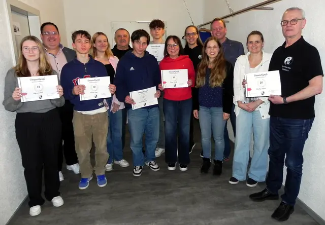 Die geehrten Mitglieder der Sportkarate Walldürn.