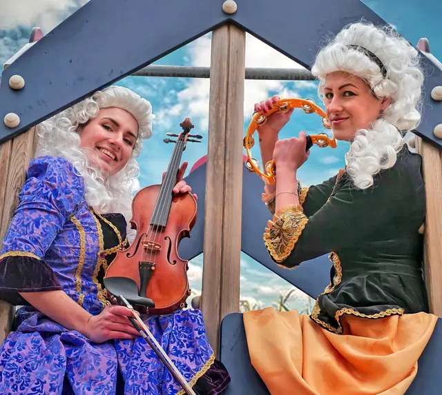 Die Künstlerinnen von KidsKulturSpaß laden am 2. Mai Kinder ab zwei Jahren zum Zuhören und Mitmachen in das Bürgerzentrum Elsenfeld ein.  | Foto: KidsKulturSpaß