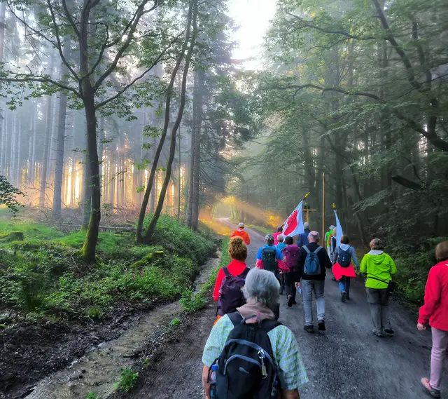 Am Pfingstdienstag, 26. Mai 2026, beginnt die 376. Kölner Fußwallfahrt, die in diesem Jahr unter dem biblischen Leitwort „Lasst euer Licht leuchten“ (Mt 5,16) steht. | Foto: Bruderschaft vom Kostbaren Blut Köln-Porz-Urbach e.V.