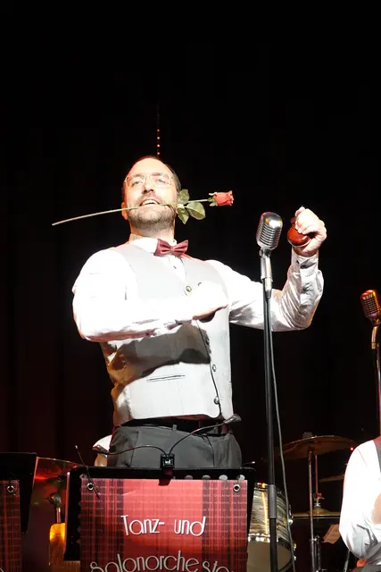 Die Zehntscheuer in Amorbach wurde zum Resonanzraum für ein Lebensgefühl, das sich erstaunlich mühelos in die Gegenwart übersetzte. 