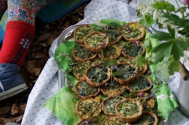 Leckere Kräuterquiche mit selbst gesammelten Wildkräutern | Foto: Morgane Habegger