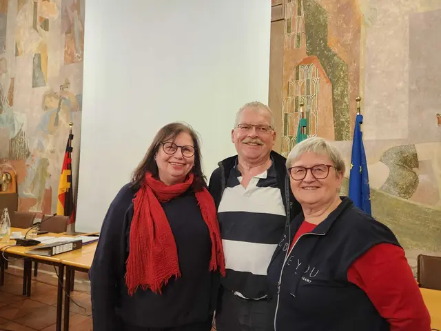Jeweils mehrere Amtsperioden haben sich die Stadträte Anne Lenz-Böhlau, Wolfgang Giegerich und Erika Haas im Aschaffenburg Stadtrat ehrenamtlich engagiert.  | Foto: Anne Lenz-Böhlau