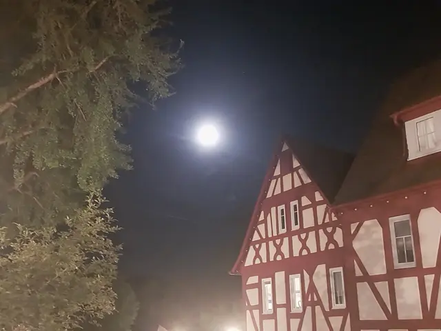 Hell erstrahlt der Vollmond in Obernburg,  die Walpurgisnacht erreicht den Höhepunkt! | Foto: Theaterverein Obernburg 