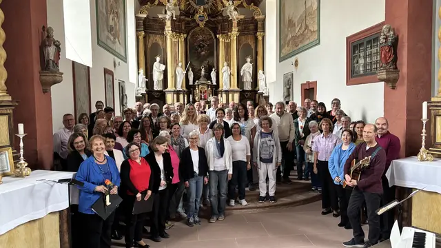 Foto: M. Hein - alle drei Chöre nach einem gelungenen Konzert