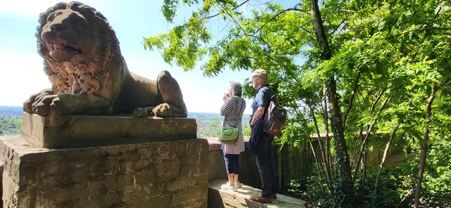 Herrlicher Ausblick auf Wiesbaden von der Löwenterrasse  | Foto: Josef Eck