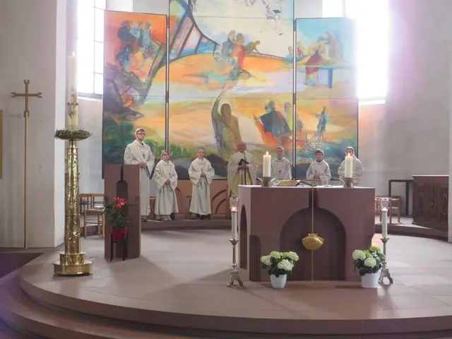 Pfarrer Kleinhenz zelebrierte die Messfeier zum Hochfest "Christi Himmelfahrt" am 14.05.26 | Foto: Nina Reuling