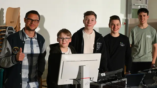 Technikteam: Florian Schneider, Anton Hench, Benjamin Oberhäußer, Ben Kempf, Frederik Schwab | Foto: Michael Birkmann