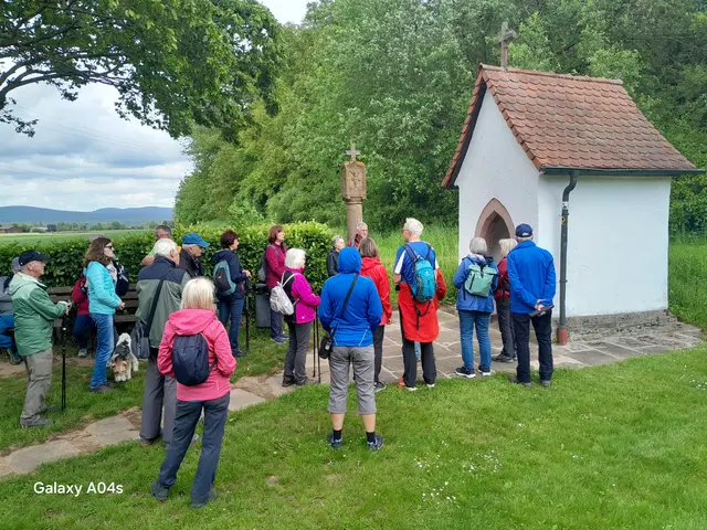 An der Heiligkreuzkapelle | Foto: Ferdinand Lang
