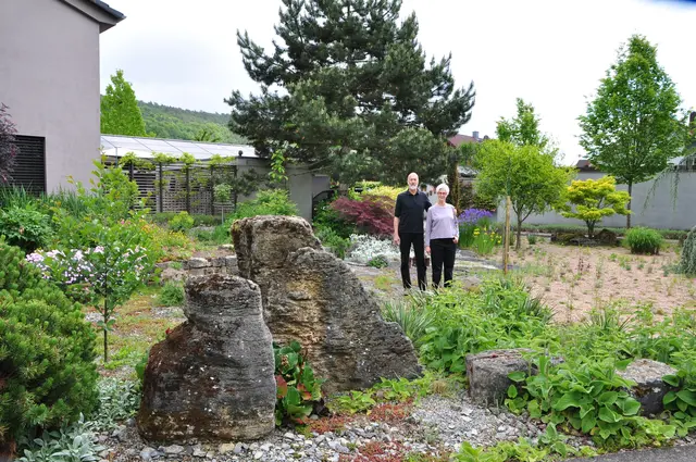 Kerstin und Martin Hohm öffnen am Tag der offenen Gartentür ihren bienen- und insektenfreundlichen Staudengarten. | Foto: privat
