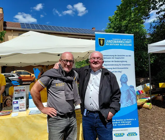 Kreisvorsitzender und Kreisrat der ÖDP Wolfgang Winter und Hans Jürgen Fahn ehemaliger Landtagsabgeordneter und Unterstützer besuchten das Fest der Nationen. | Foto: Wolfgang Winter