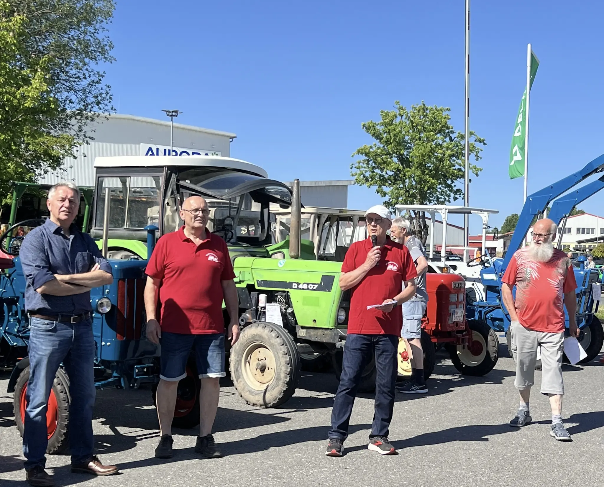 Hunderte-Oldtimer-begeisterten-Mudau