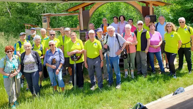Die "muntere Truppe" des Wandervereins "Elsava 1967" Sommerau unterwegs bei Boxtal | Foto: Wanderverein Sommerau