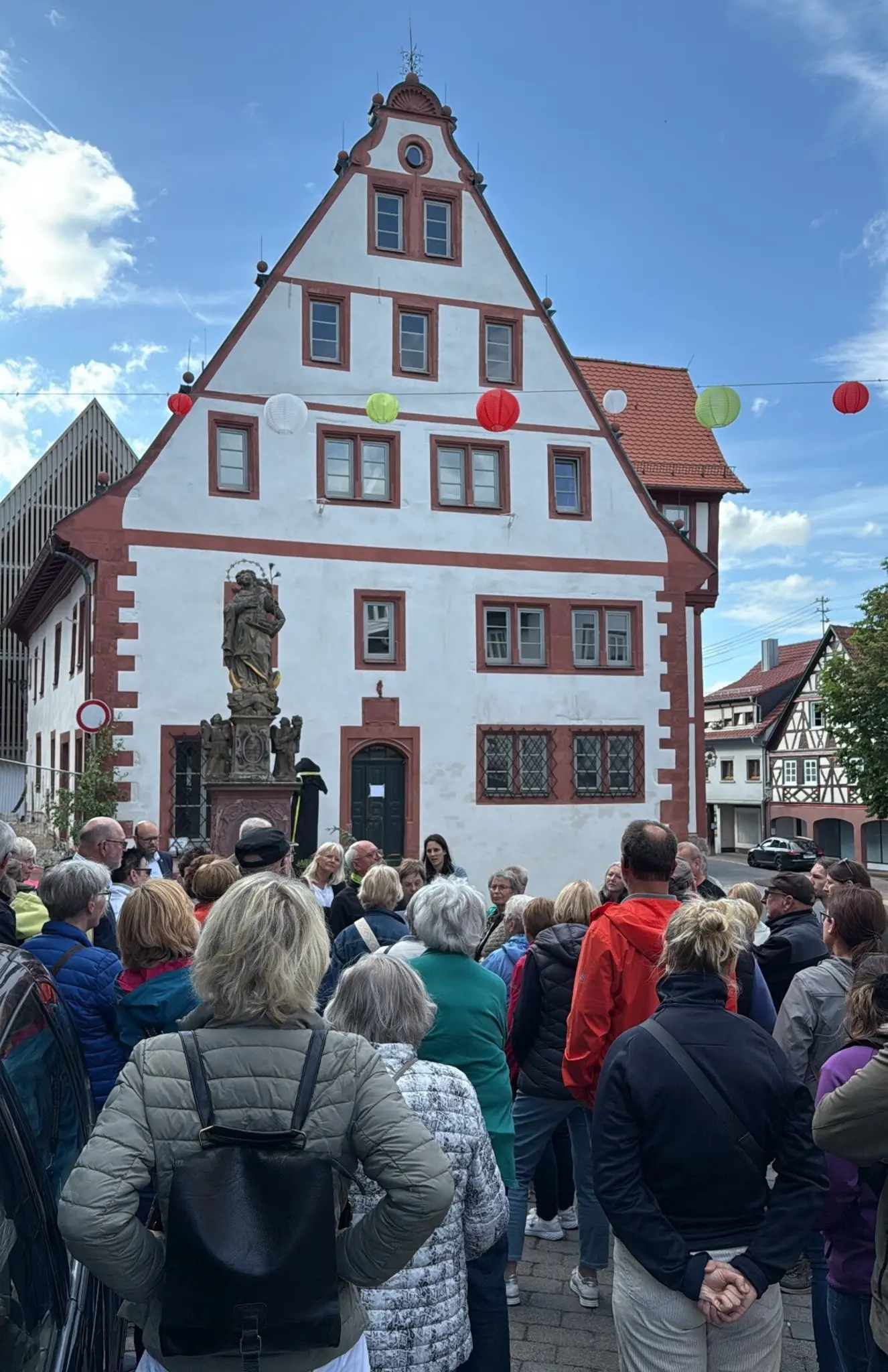 Mehr-als-60-Teilnehmerinnen-und-Teilnehmer