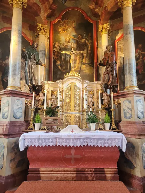Hauptaltar mit Altarbild St.-Johannes-Kirche