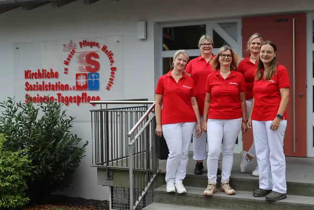 Das Wundexperten-Team mit (von links nach rechts) Elena Heinrich, Christiane Mohr, Doris Gayer, Anna Speth und Andrea Kujus (alle Wundexpertinnen n. ICW) strebt bei chronischen Wunden eine bestmögliche Versorgung und eine Vermeidung von Komplikationen durch frühzeitige Prävention an. | Foto: Kirchliche Sozialstation Hardheim-Höpfingen-Walldürn e.V.