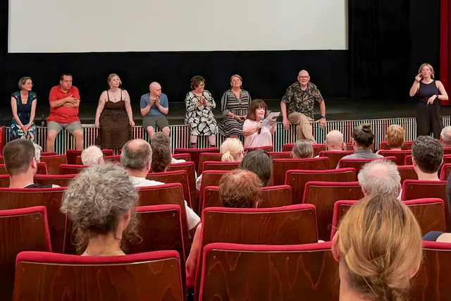 Das Inklusionsteam freute sich über die hohe Resonanz des Abends und das positive Feedback.  | Foto: Helena Wilmerding