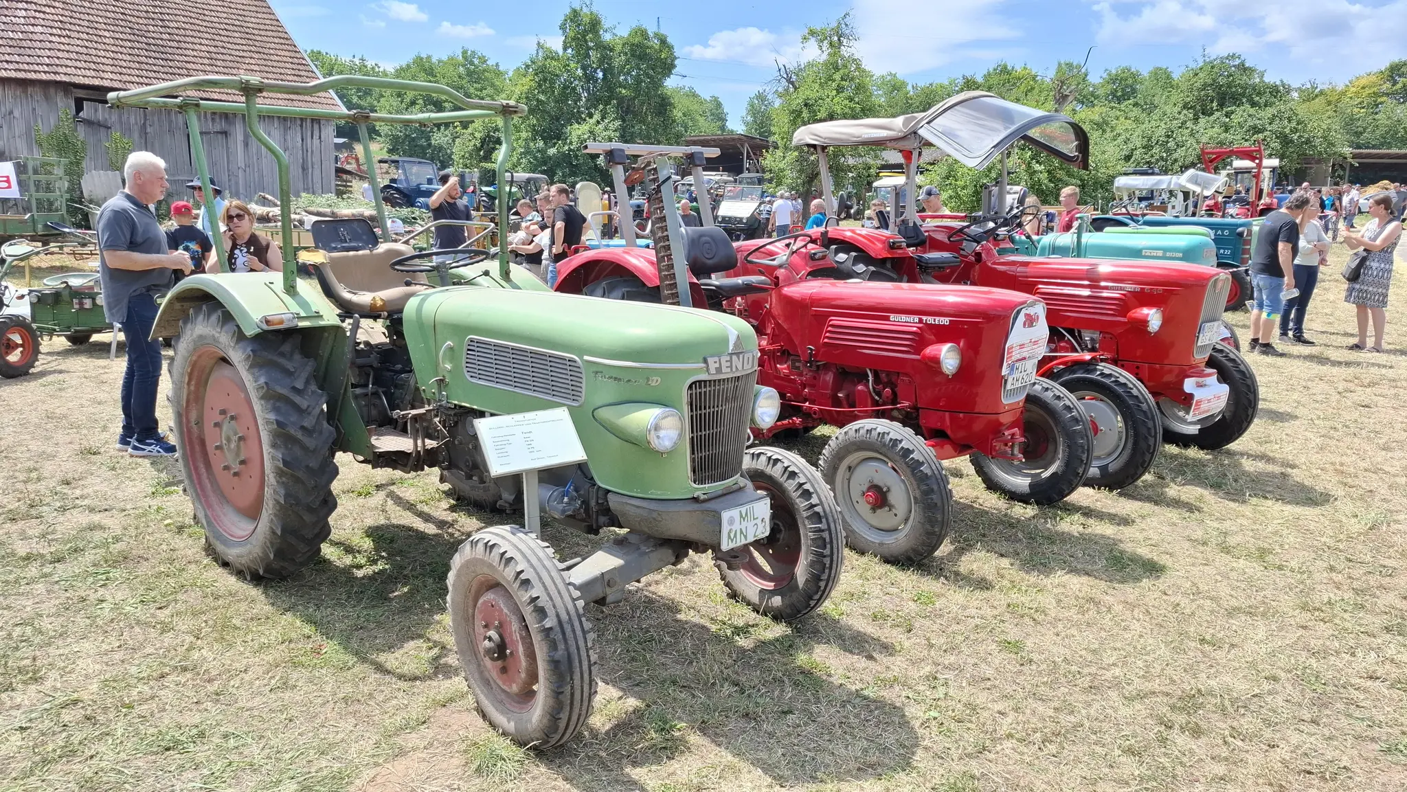 Gro-es-Trennfurter-Bulldog-Schlepper-und-Traktorentreffen