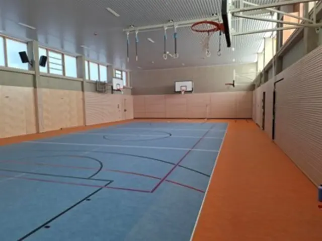 Die Sporthallen am HSG Erlenbach nach der Sanierung. | Foto: Kreisbauamt