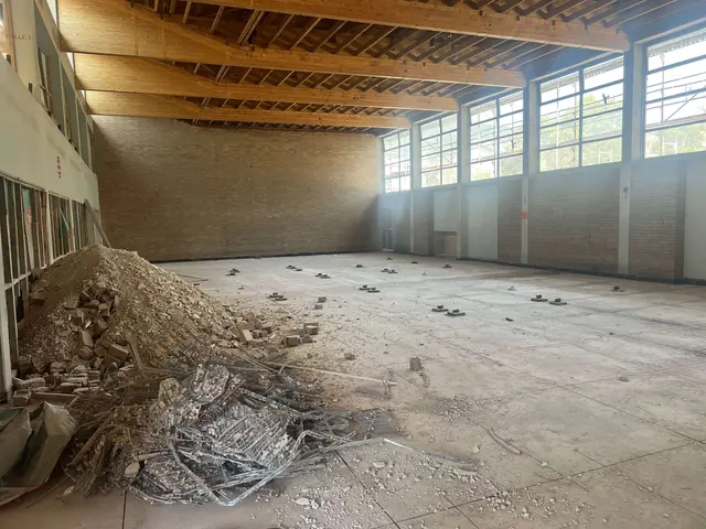Start der Sporthallensanierung am JBG Miltenberg. | Foto: Kreisbauamt