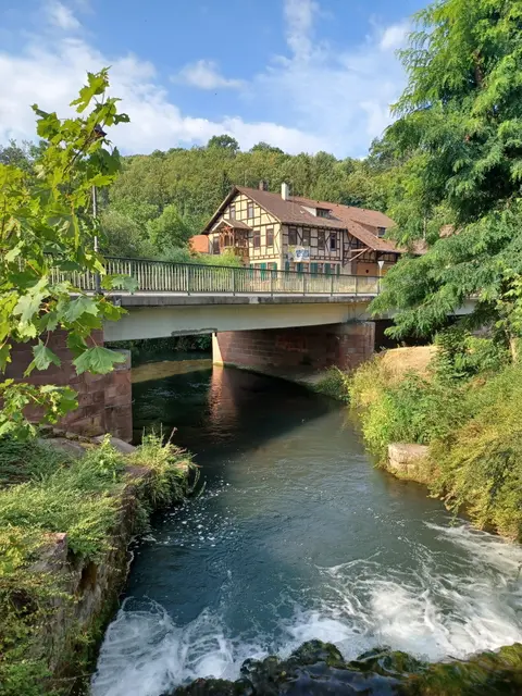 Der Ersatzneubau entsteht als zweifeldrige Brücke mit einer Gesamtlänge von rund 33 Metern. | Foto: Stadt Adelheim
