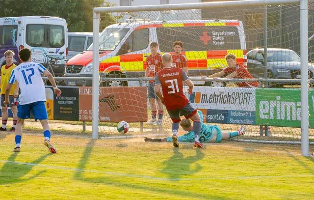 Und wieder schlägt es im Röllbacher Tor ein: Muhammed Bahceci erhöht auf 2:0. | Foto: Winfried Zang